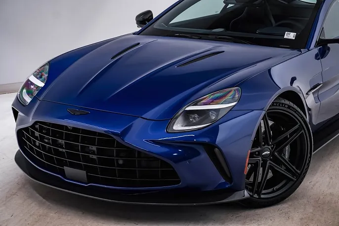 2025 Aston Martin V8 Vantage