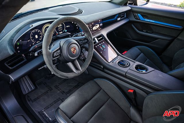 2025 Porsche Taycan