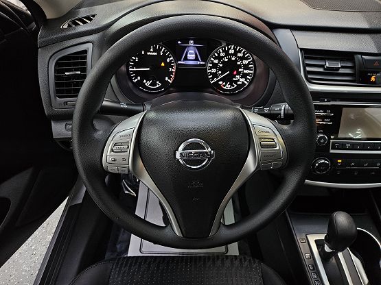 2017 Nissan Altima 2.5 S photo 2