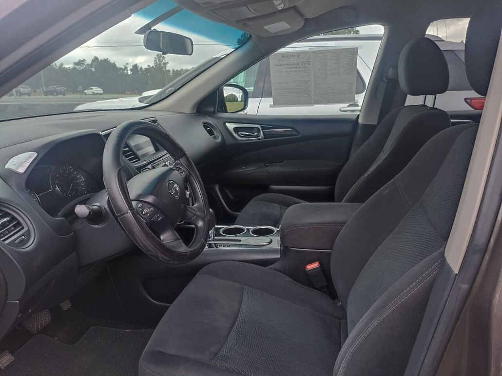 2016 Nissan Pathfinder S image 1