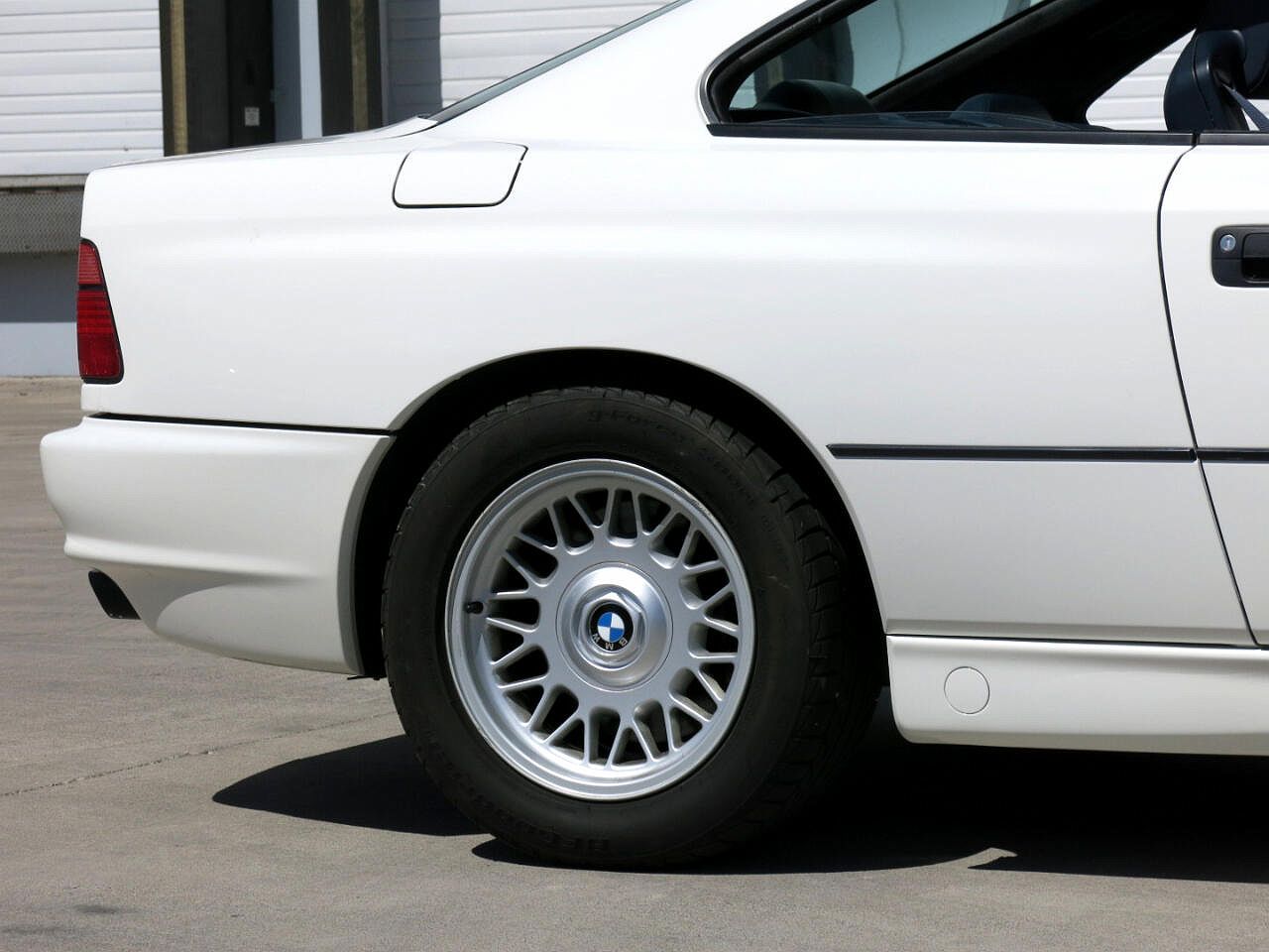 1991 BMW 8 Series 850i image 11