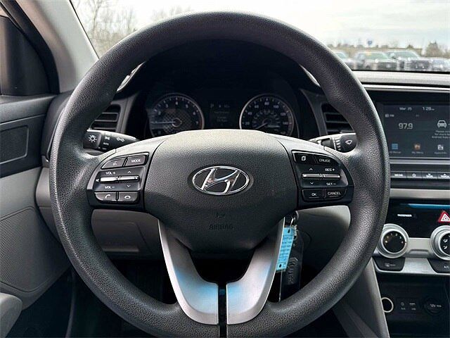 2019 Hyundai Elantra SEL image 22