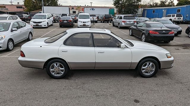 1996 Lexus ES 300 image 11