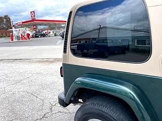 1999 Jeep Wrangler Sahara image 3