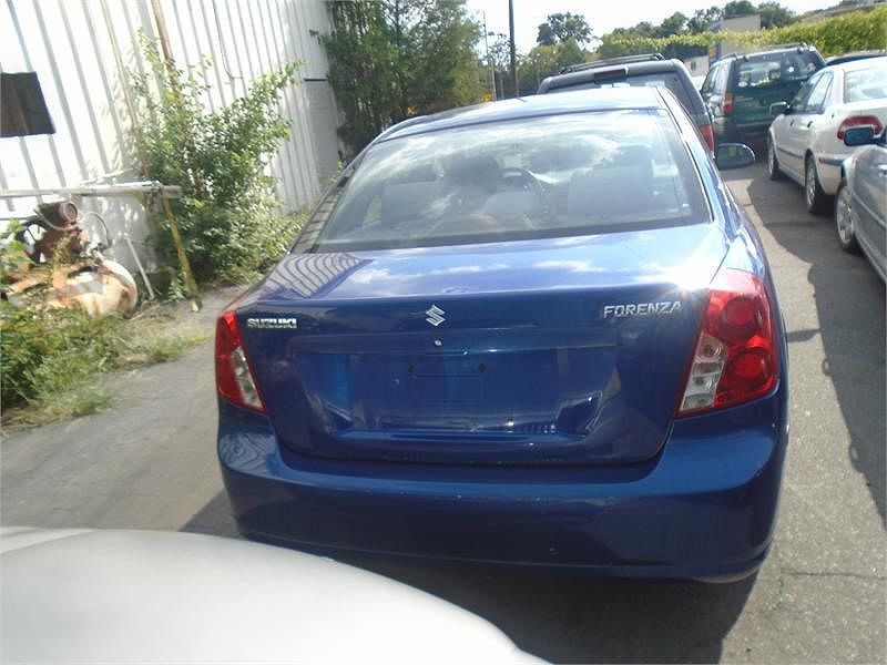 2004 Suzuki Forenza LX image 1