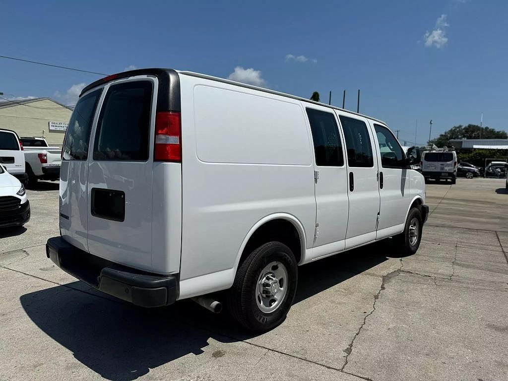 2021 Chevrolet Express 2500 image 5