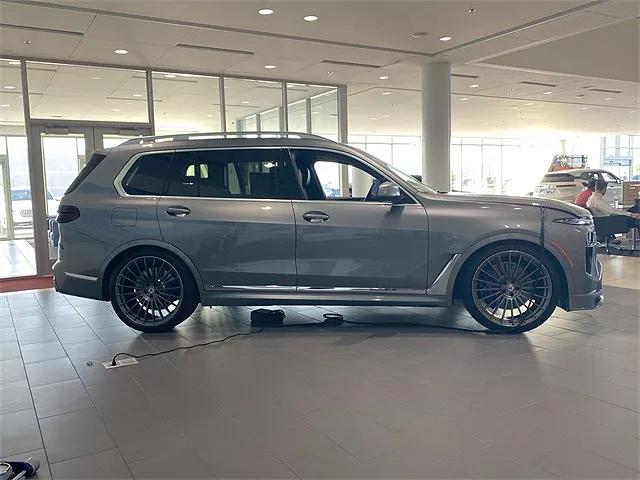 2025 BMW X7