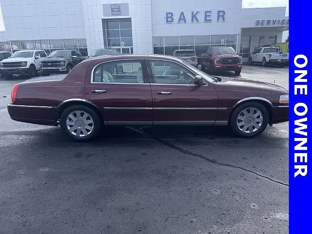 2004 Lincoln Town Car