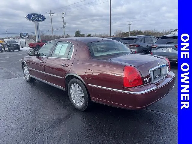 2004 Lincoln Town Car