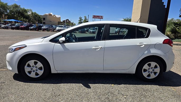 2017 Kia Forte5
