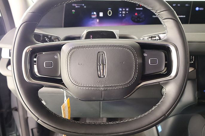 2027 Lincoln Navigator