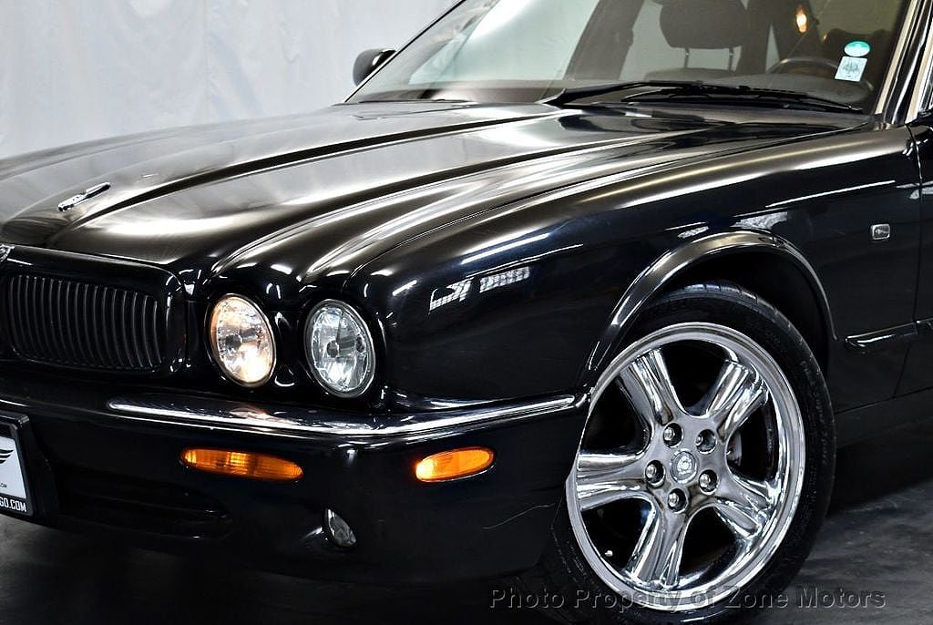 2003 Jaguar XJ Sport image 2
