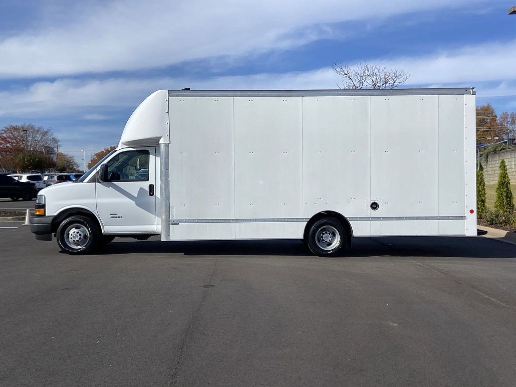 2021 Chevrolet Express 4500 image 5