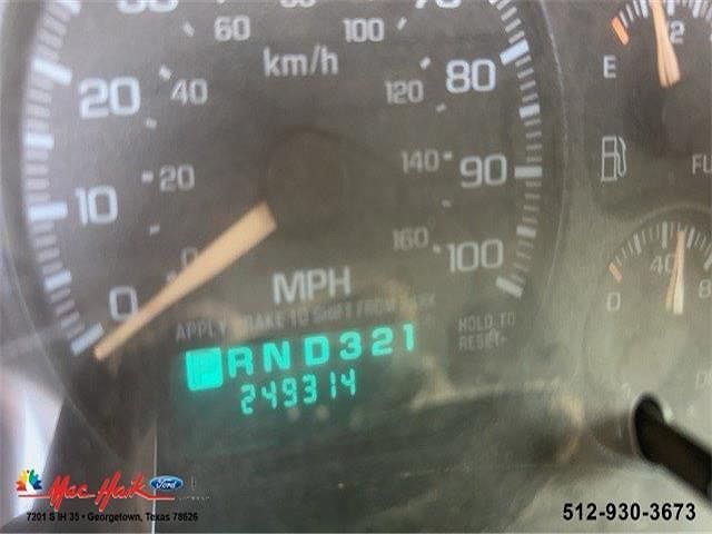 2002 Chevrolet Tahoe LS image 0
