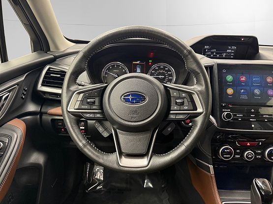 2022 Subaru Forester Touring photo 9