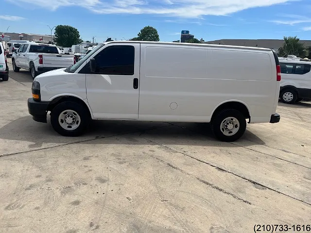 2019 Chevrolet Express 2500 image 3