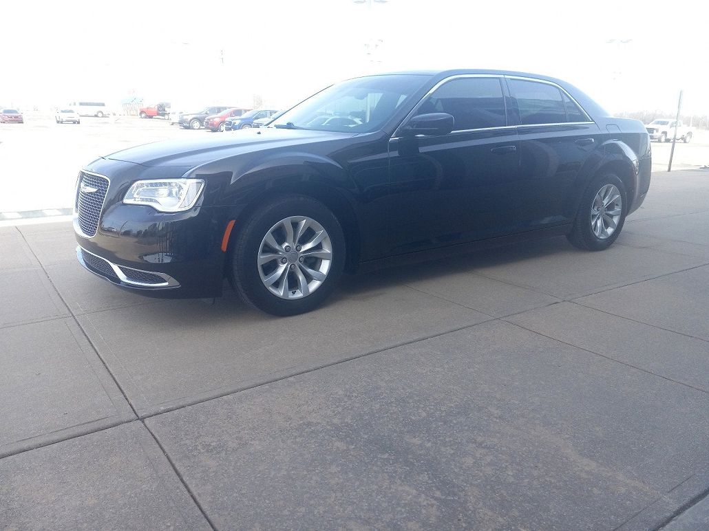 2015 Chrysler 300 Limited Edition image 1