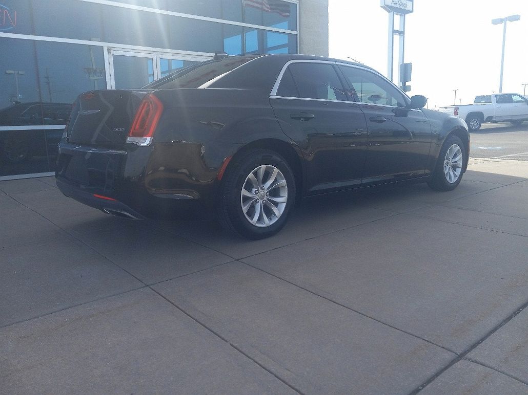 2015 Chrysler 300 Limited Edition image 3