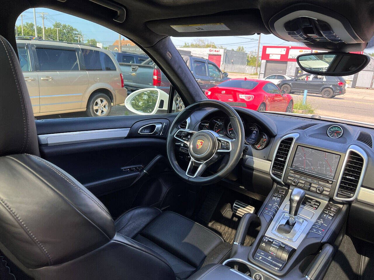 2015 Porsche Cayenne Turbo image 53