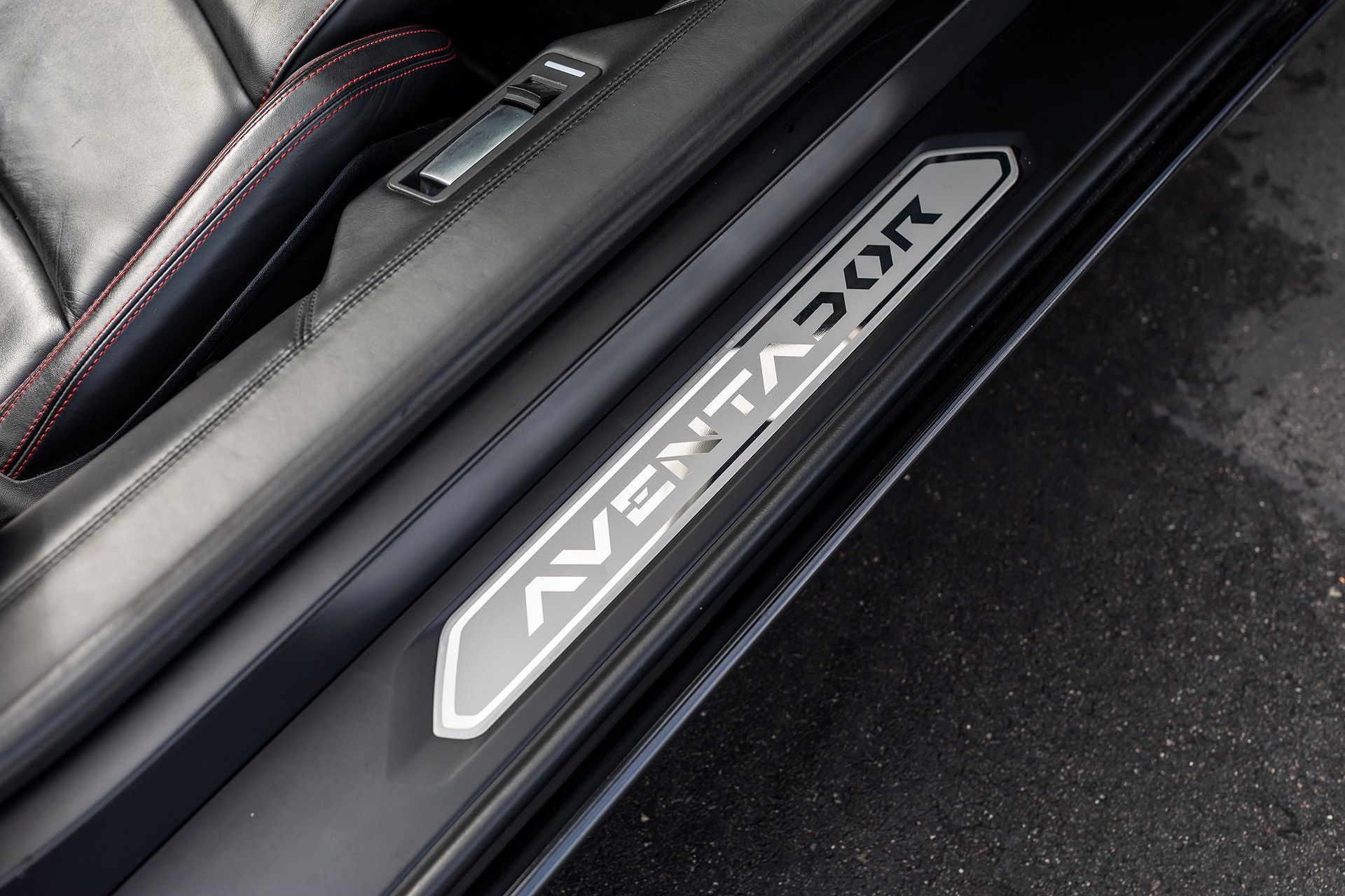2014 Lamborghini Aventador LP700 image 38