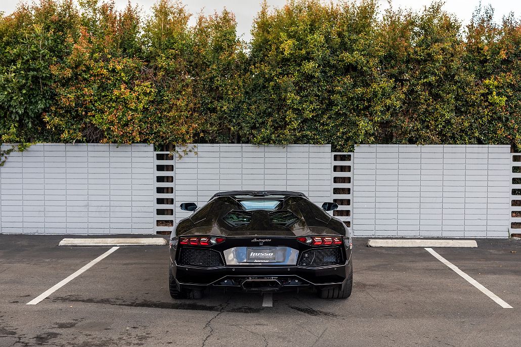 2014 Lamborghini Aventador LP700 image 3