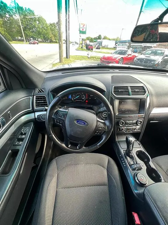 2016 Ford Explorer XLT image 5