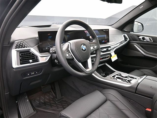 2024 BMW X5 xDrive40i image 3