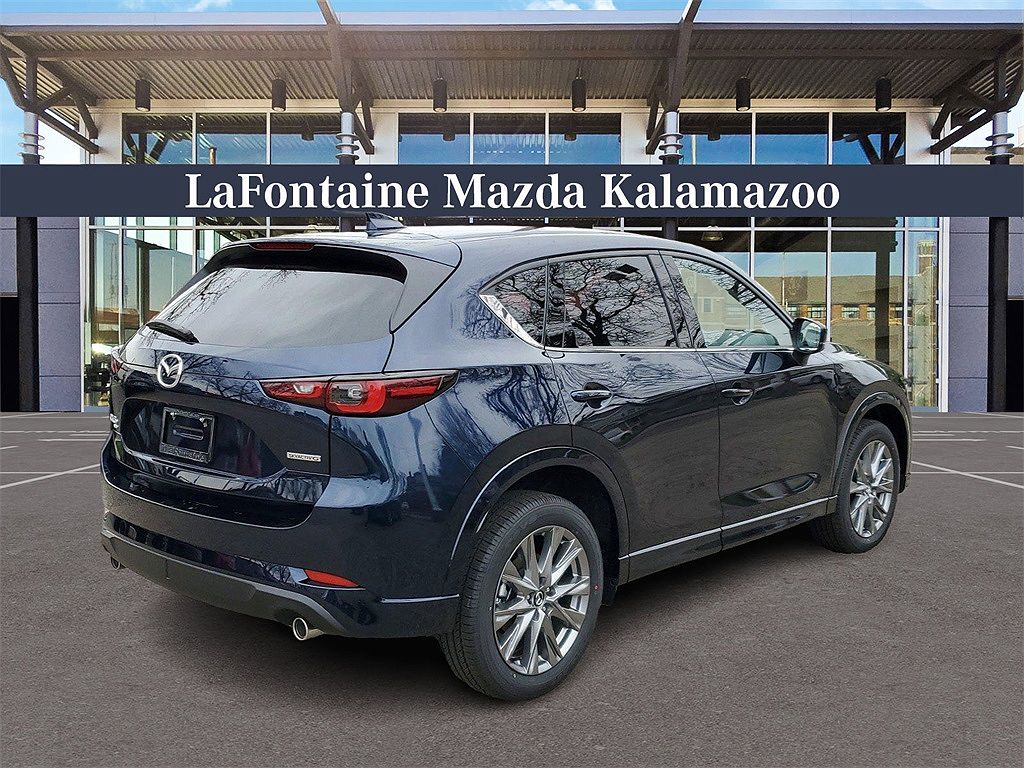 2024 Mazda CX-5 S image 3