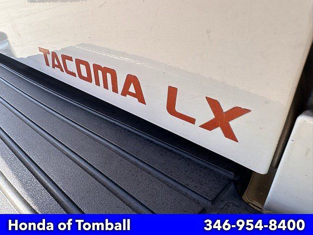 1995 Toyota Tacoma Base image 9