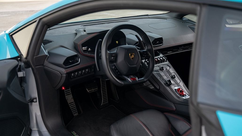 2016 Lamborghini Huracan LP610 image 3