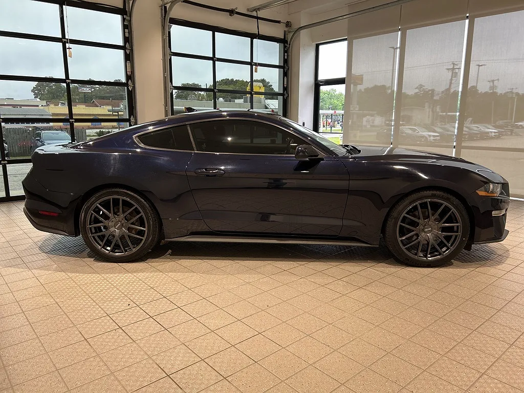 2021 Ford Mustang null image 5