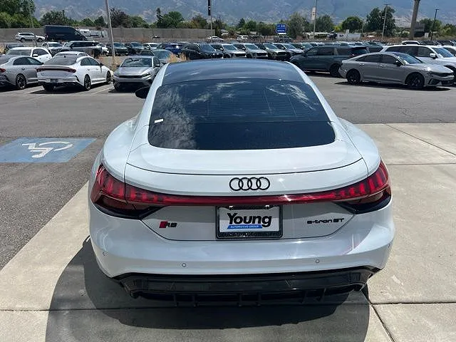 2022 Audi e-tron GT