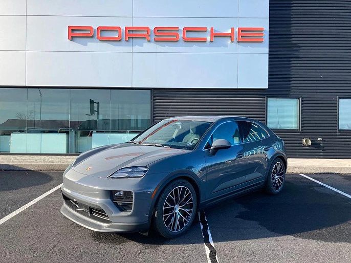 2025 Porsche Macan