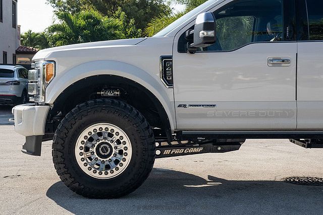 2018 Ford F-450 null image 4