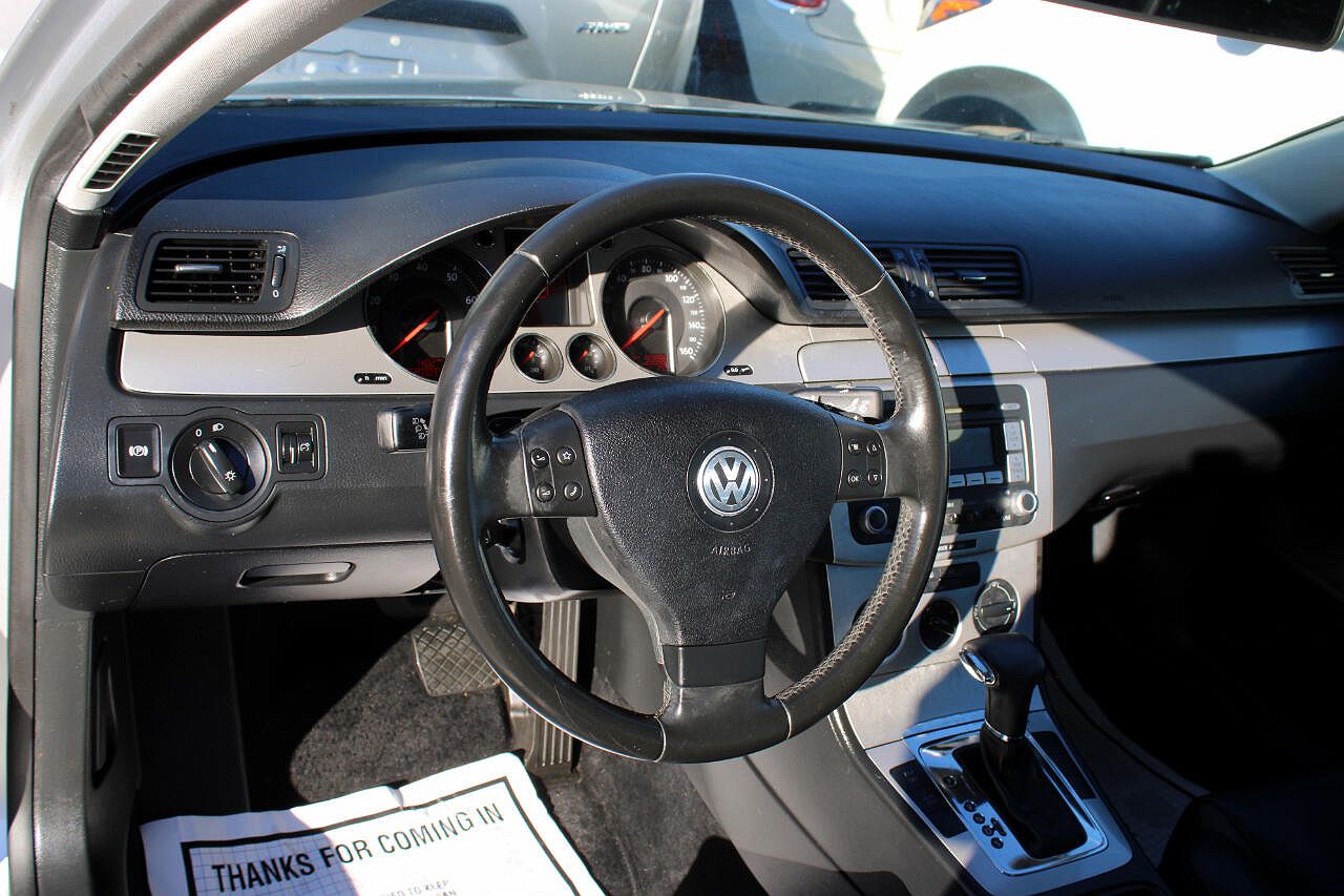 2008 Volkswagen Passat Komfort image 25