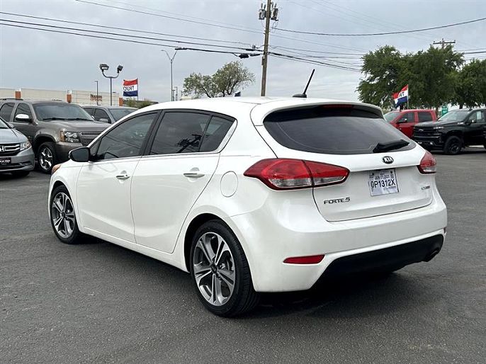 2016 Kia Forte5