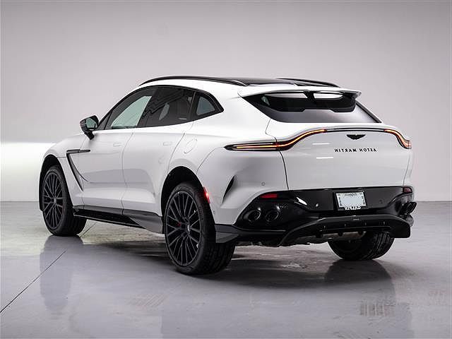 2025 Aston Martin DBX