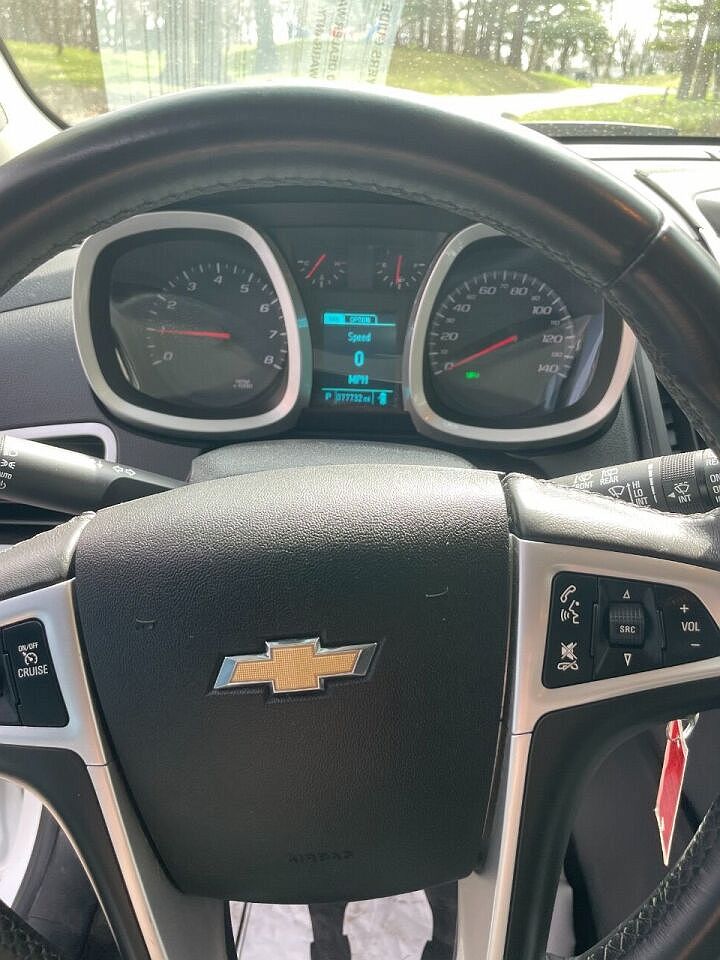 2015 Chevrolet Equinox LT image 8