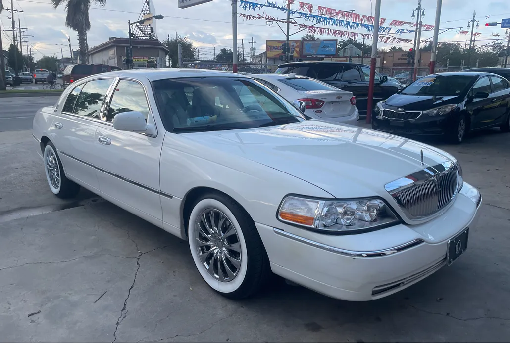 Lincoln Town Car For Sale | CarStory