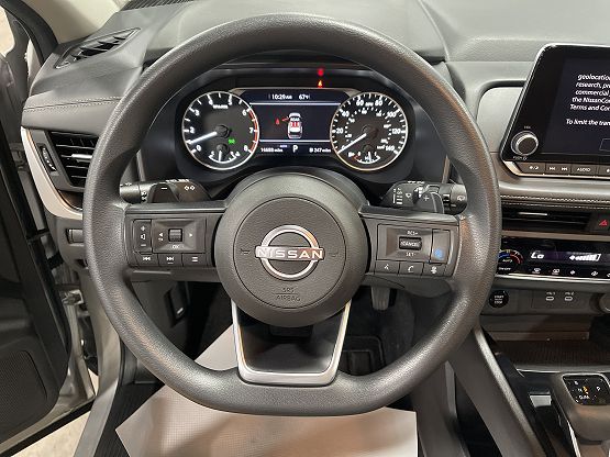 2024 Nissan Rogue SV photo 5
