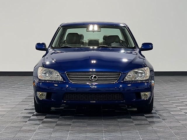 2001 Lexus IS 300 image 2