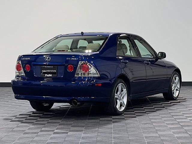 2001 Lexus IS 300 image 4