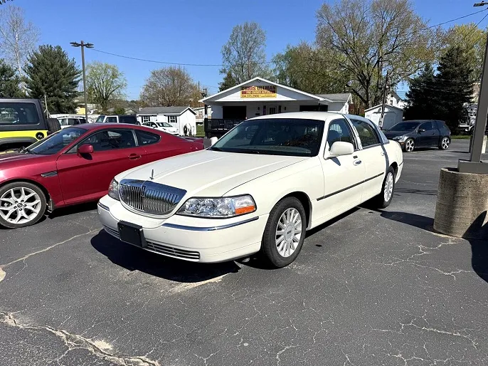 2005 Lincoln Town Car