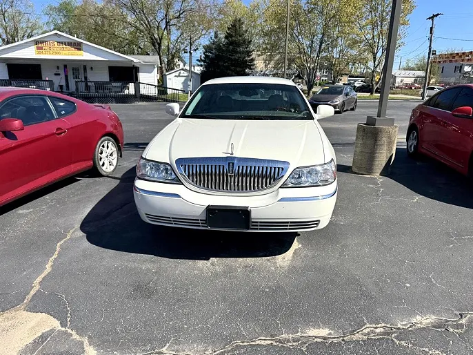 2005 Lincoln Town Car