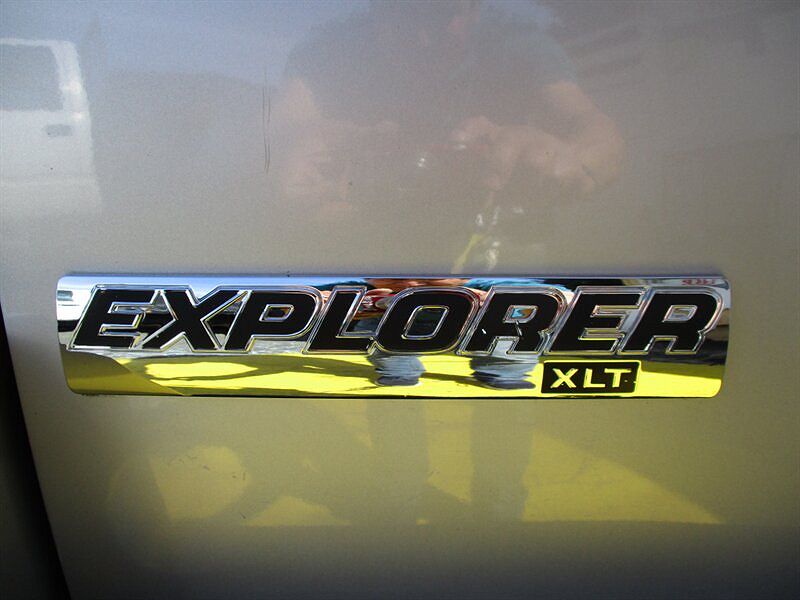 2009 Ford Explorer XLT image 24