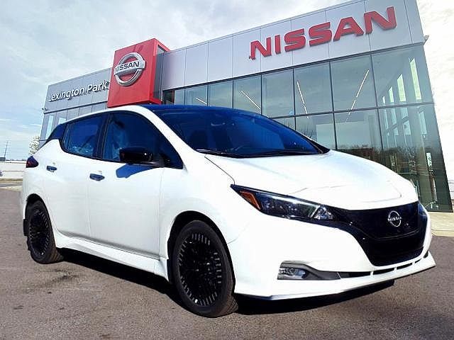 2024 Nissan Leaf SV image 0