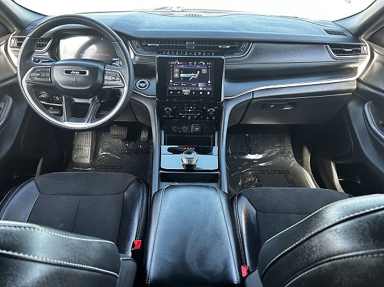 2024 Jeep Grand Cherokee Altitude photo 4