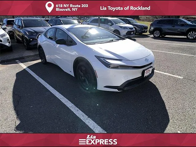 2023 Toyota Prius LE image 0