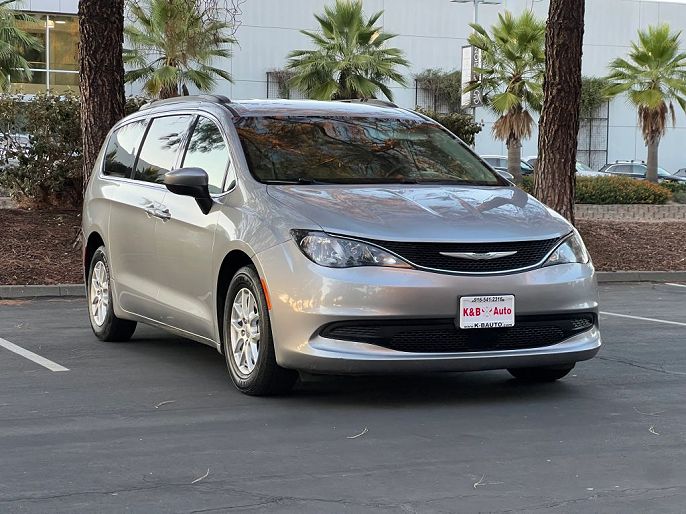 2021 Chrysler Voyager
