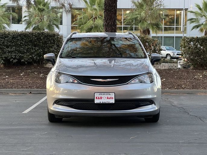 2021 Chrysler Voyager
